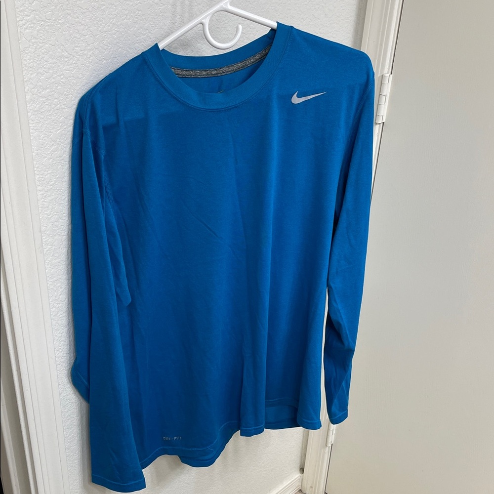Nike Men's DriFit Blue Long Sleeve Tee - Large